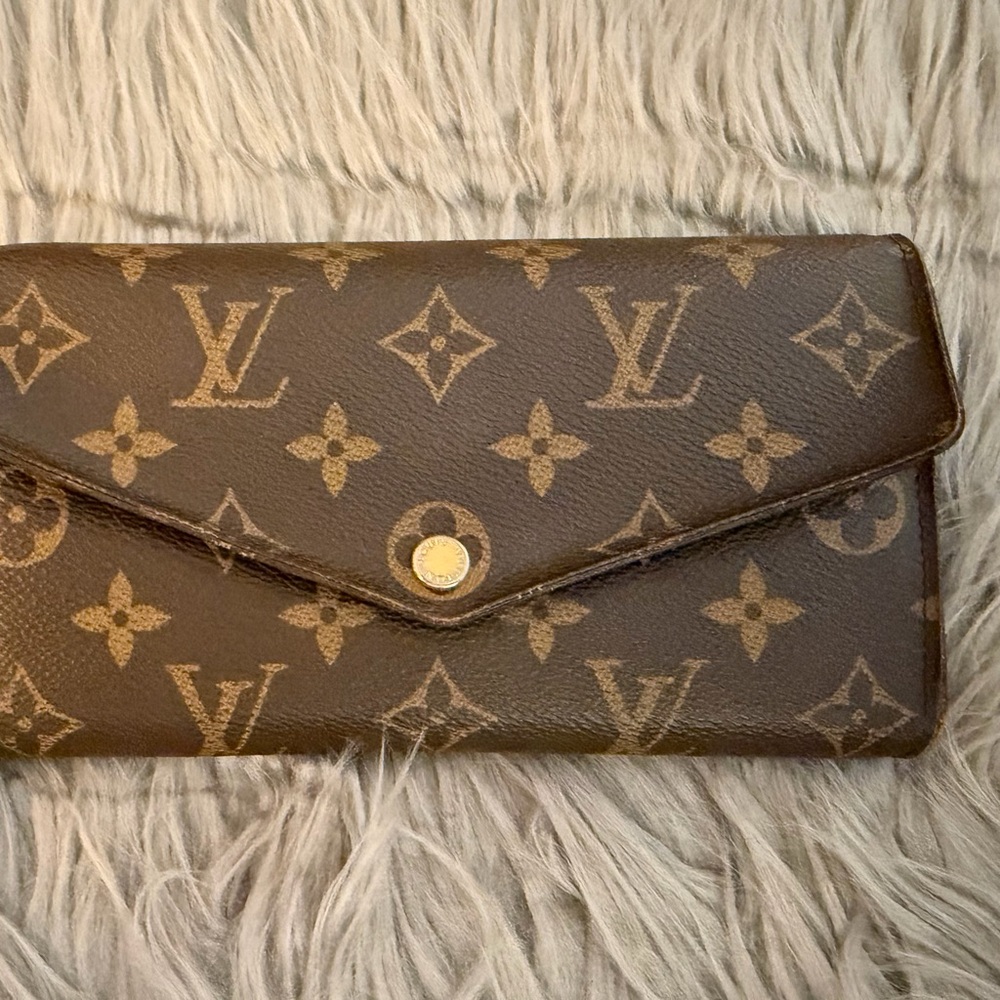 2015 Louis Vuitton Monogram Sarah Wallet